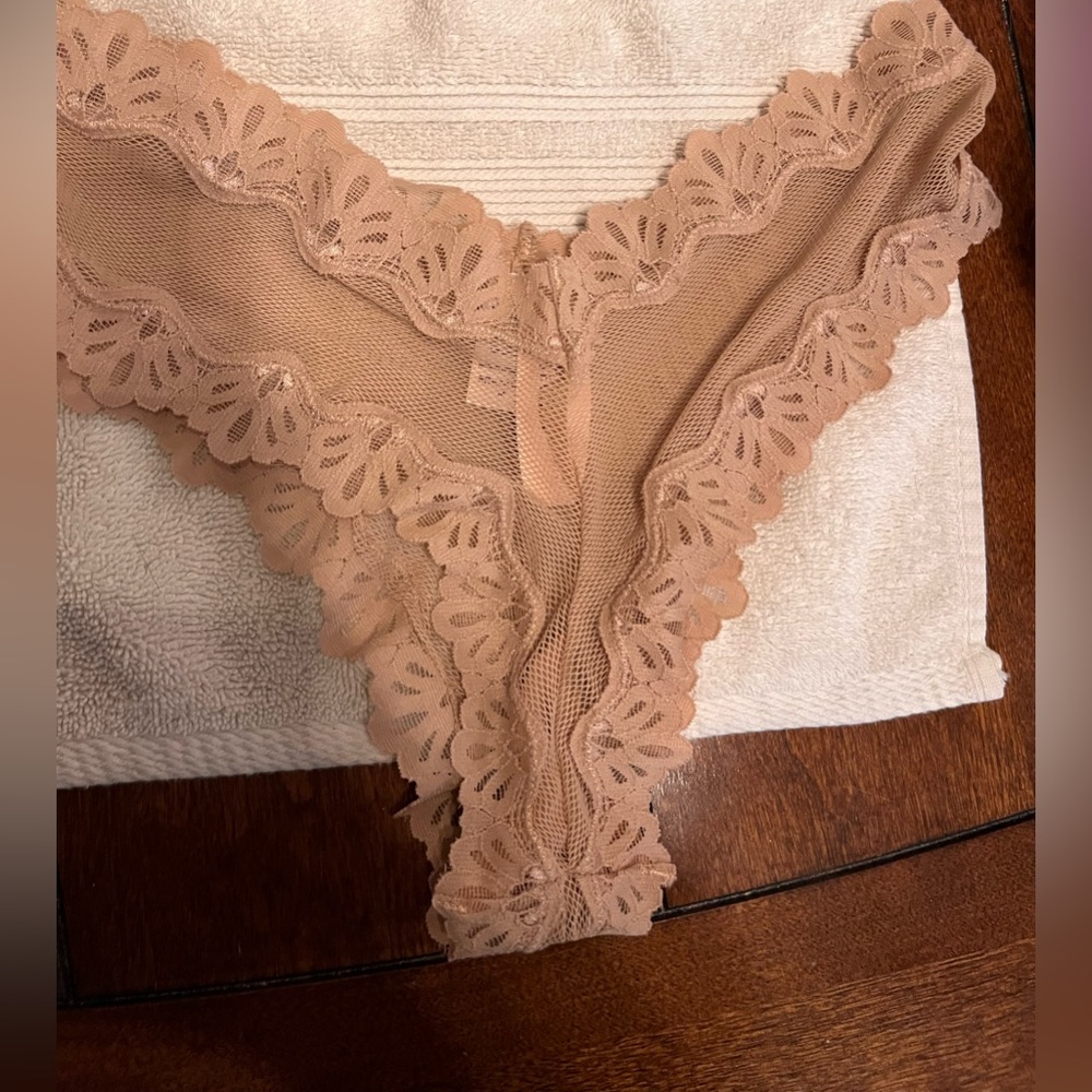 NWT VS lace Brazilian dream angels M